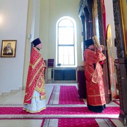 В среду Светлой седмицы протоиерей Михаил Прокофьев совершил Божественную литургию в кафедральном соборе
