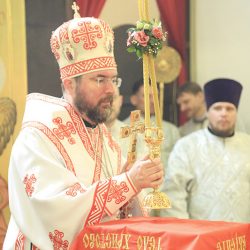 Епископ Серафим совершил пасхальную Божественную литургию в кафедральном соборе