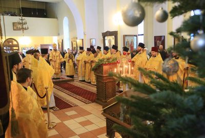Епископ Серафим совершил общеепархиальную Божественную литургию в Никольском соборе
