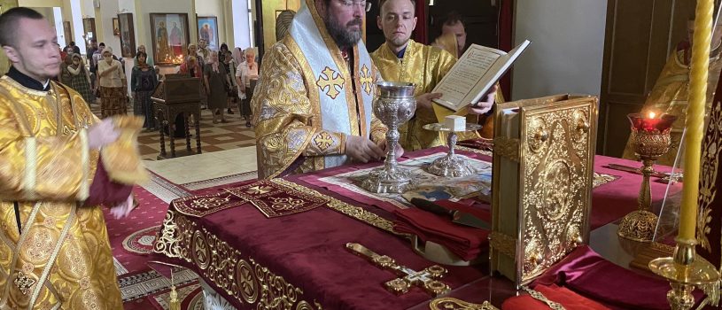 В день памяти Белорусских святых епископ Серафим совершил Божественную литургию