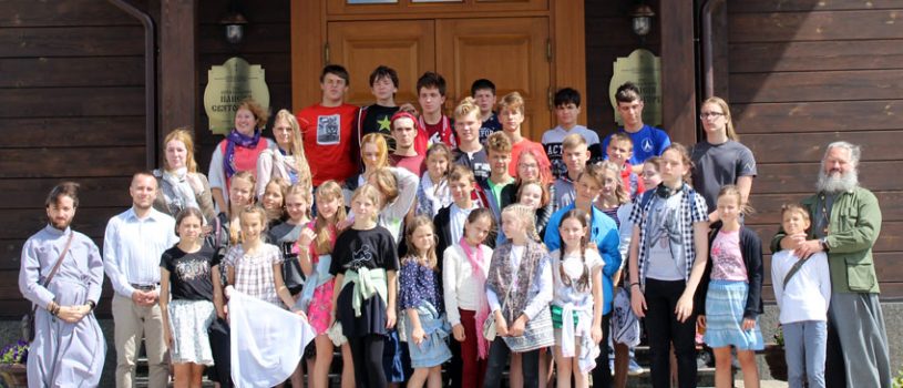 Диакон Павел Журавский с группой молодежи кафедрального собора принял участие в молодежном слёте «Святая Русь»
