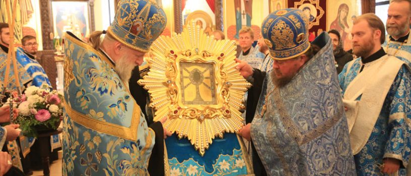 В кафедральном соборе состоялась встреча Жировицкой иконы Богородицы