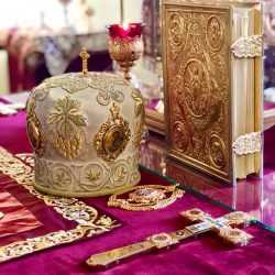 Епископ Серафим совершил Божественную литургию в соборе