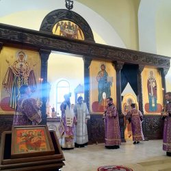 В Великий Четверток епископ Серафим совершил Божественную литургию и диаконскую хиротонию монаха Емилиана